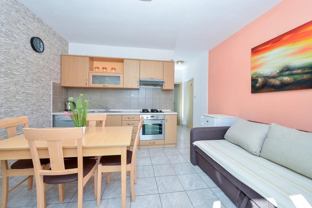 Apartments Duje บาร์บินเย ภายนอก รูปภาพ