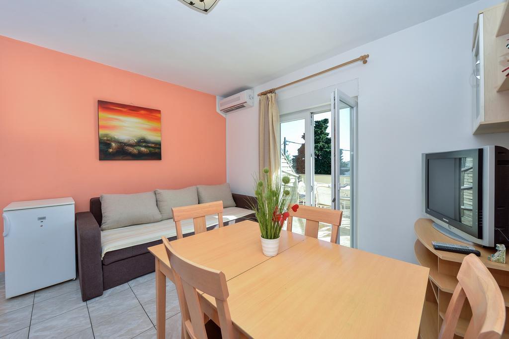Apartments Duje บาร์บินเย ภายนอก รูปภาพ